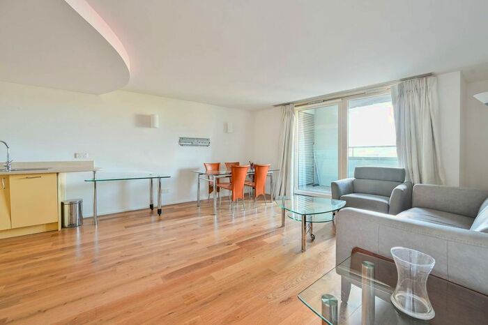 2 Bedroom Flat To Rent In Westminster Bridge Road, Waterloo, London, SE1