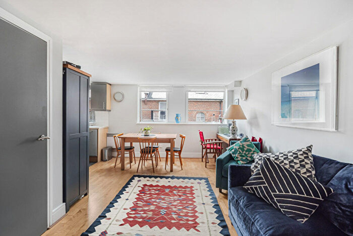 1 Bedroom Apartment For Sale In Peckham Grove, London, SE15