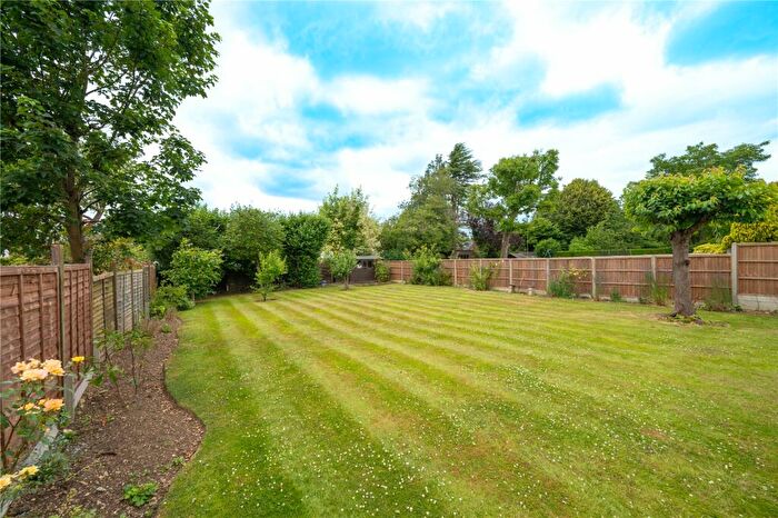 4 Bedroom Detached House For Sale In Beaumont Avenue, St. Albans, AL1