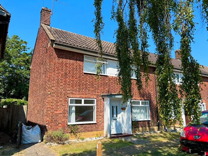 3 Bedroom End Of Terrace House To Rent In Douglas Road, Esher, KT10