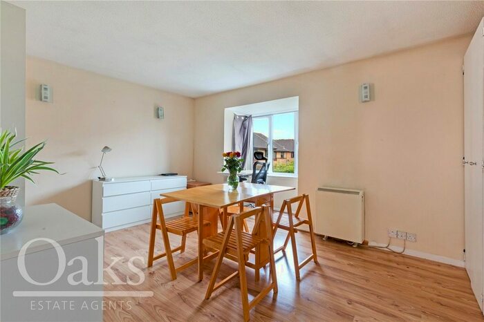 Studio To Rent In Adams Way, Croydon, CR0