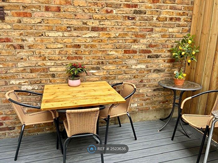 3 Bedroom Maisonette To Rent In King's Cross, London, N1