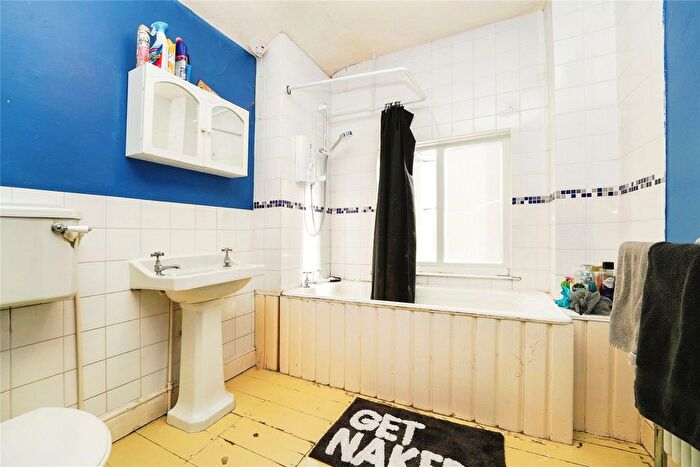 3 Bedroom Terraced House For Sale In Windsor Road, Evesham, Worcestershire, WR11