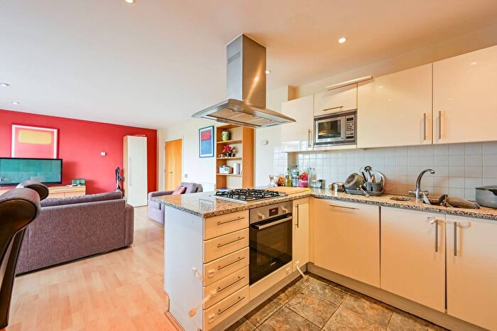 2 Bedroom Flat To Rent In Ocean Wharf, Canary Wharf, London, E14