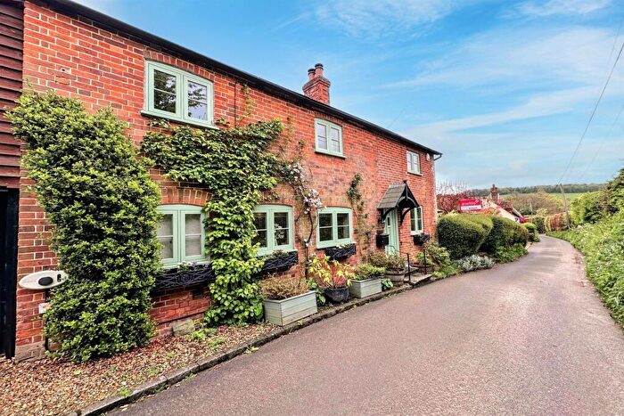 3 Bedroom Detached House For Sale In Iwerne Minster, DT11