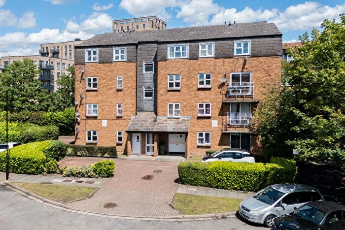 1 Bedroom Flat For Sale In Garrick Drive, Thamesmead, London, SE28