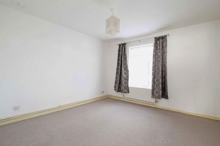 1 Bedroom Flat To Rent In Salters Road, London, W10