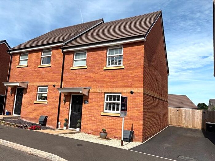 3 Bedroom Semi-Detached House For Sale In Meadow Acre Road, Honiton, EX14