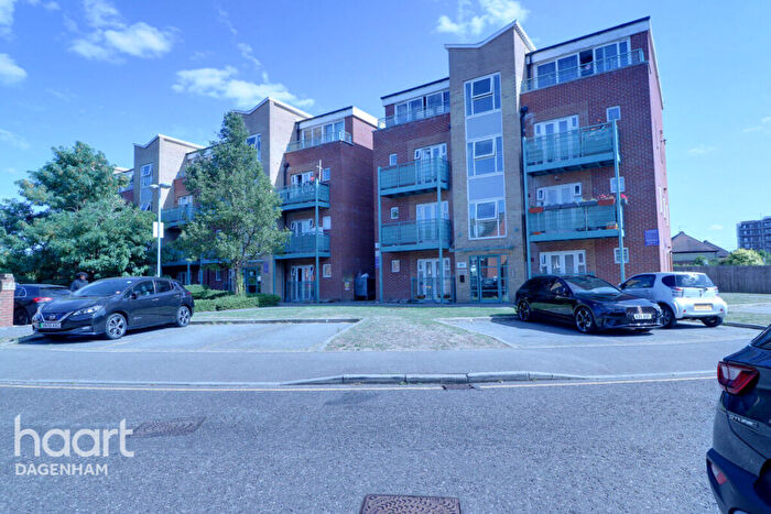 2 Bedroom Flat For Sale In St Mark's Place, Dagenham, RM10