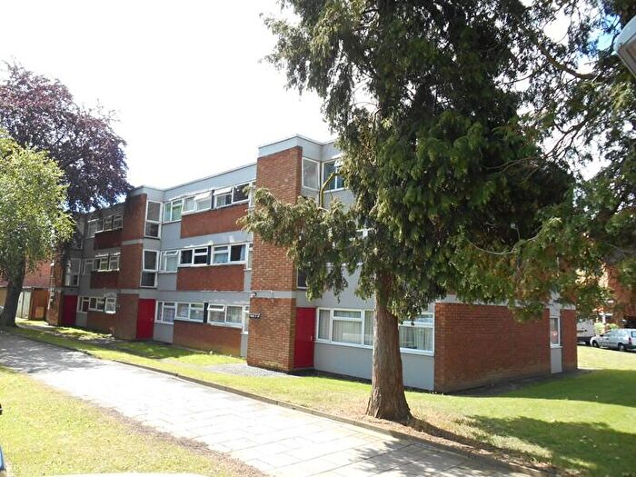 1 Bedroom Flat To Rent In Linden Court, Linden Road, MK40