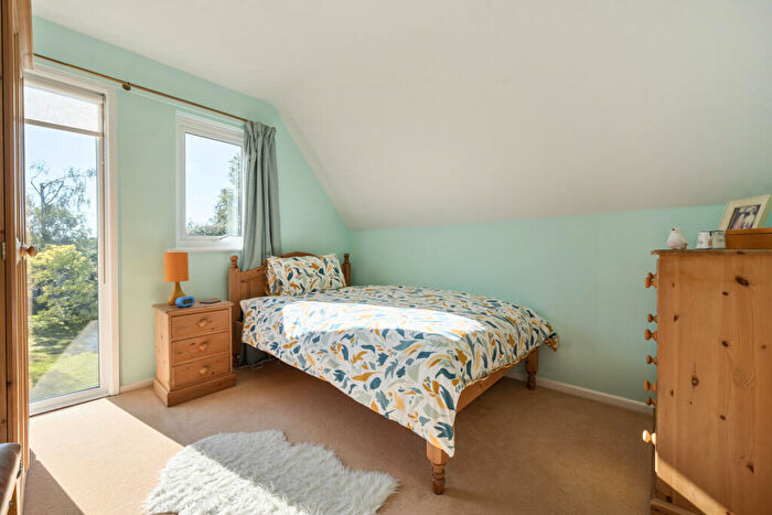 3 Bedroom Link Detached House For Sale In Wises Firs, Sulhamstead, Reading, RG7