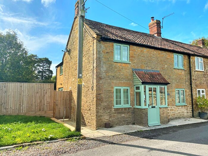 3 Bedroom Cottage To Rent In Coat, Martock, TA12