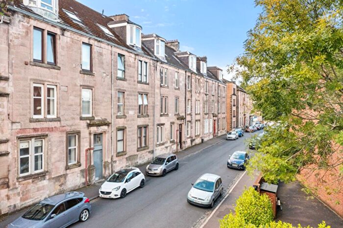 2 Bedroom Flat For Sale In Holmscroft Street, Greenock, PA15