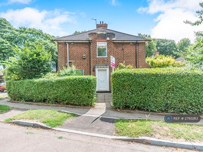 4 Bedroom Semi Detached House To Rent In Weoley Castle Road, Birmingham, B29