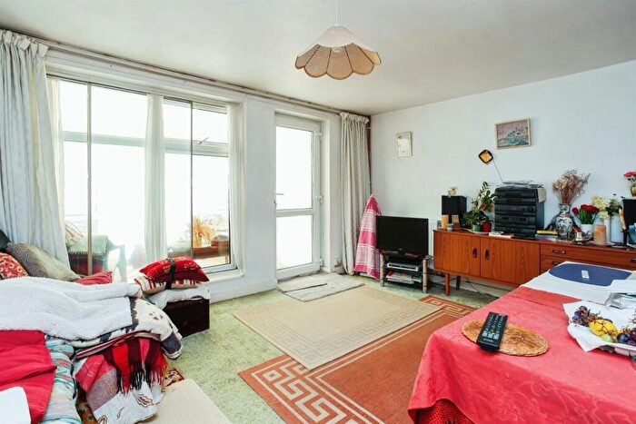 3 Bedroom Terraced House For Sale In Mansfield Walk, Maidstone, ME16