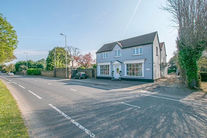 2 Bedroom Flat To Rent In High Road, Broxbourne, EN10