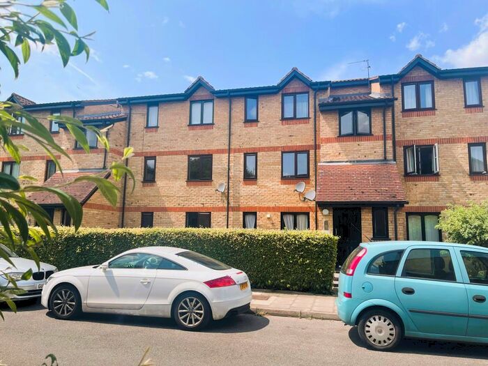 1 Bedroom Flat To Rent In Glenville Grove, London, SE8