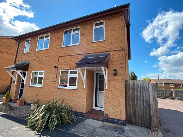2 Bedroom Property To Rent In Caernarvon Close, Loughborough, LE12