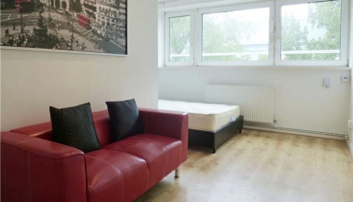 1 Bedroom Flat For Sale In Queensdale Crescent, London, W11