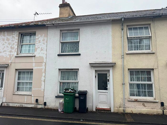 2 Bedroom Terraced House For Sale In Cross Street, Newport, Isle Of Wight, PO30