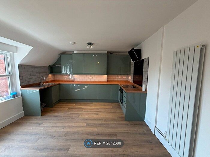 2 Bedroom Flat To Rent In Shakespeare Road, Bedford, MK40