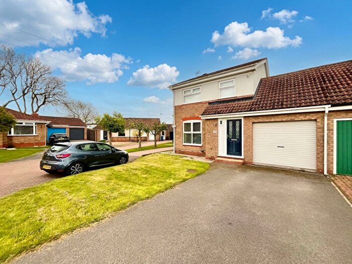 4 Bedroom Link Detached House For Sale In East Carr, Cayton, YO11