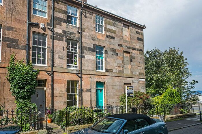 2 Bedroom Flat For Sale In Trinity Crescent, Edinburgh, EH5