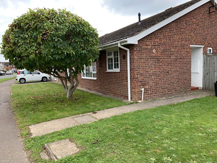 2 Bedroom Bungalow To Rent In Flansham Park, Felpham, PO22
