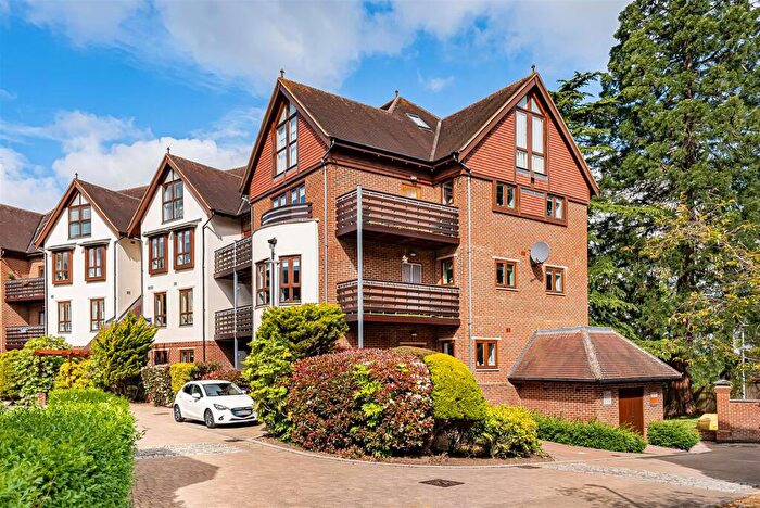 2 Bedroom Penthouse For Sale In Ashbourne Gardens, Hertford, SG13
