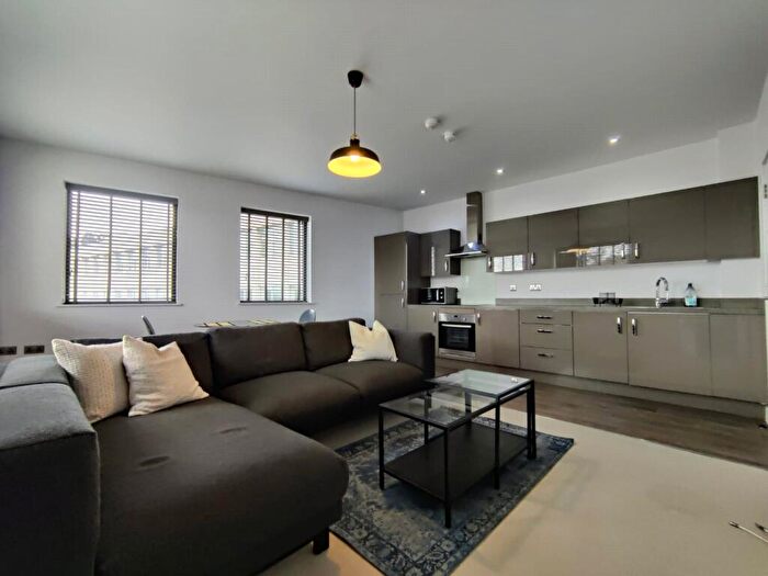 2 Bedroom Apartment To Rent In Summer Lane, Birmingham, B19