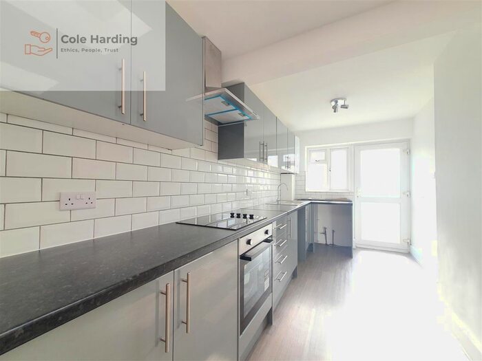 4 Bedroom Terraced House To Rent In Ordnance Road, EN3