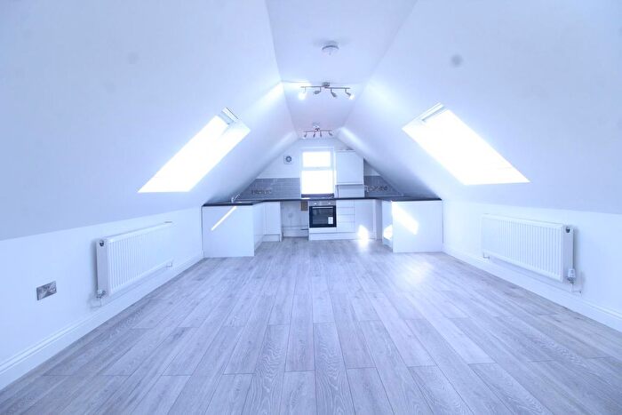 1 Bedroom Flat To Rent In Manor Road, Dagenham, RM10