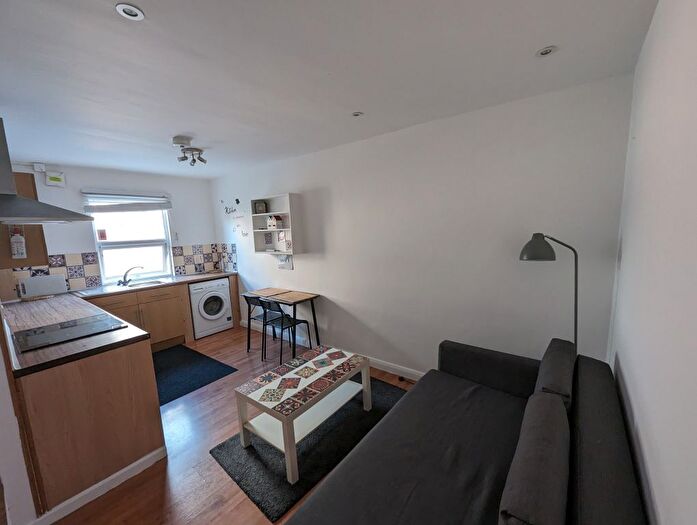 1 Bedroom Flat To Rent In Kingsland Road, London, E8