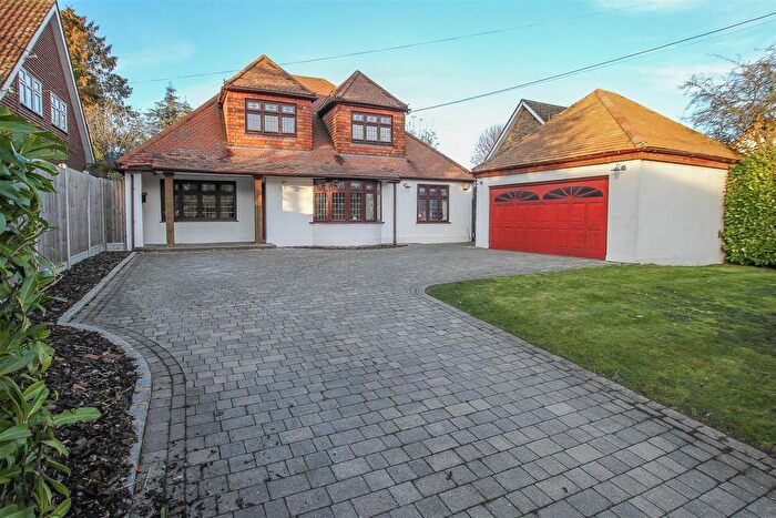 4 Bedroom Detached House For Sale In Rectory Chase, Doddinghurst, Brentwood, CM15