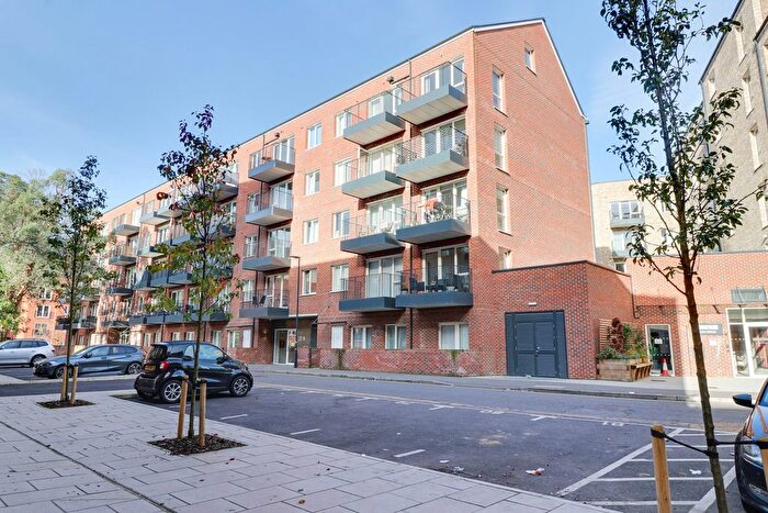 1 Bedroom Flat For Sale In Morton Peto Road, Bishop's Stortford, CM23