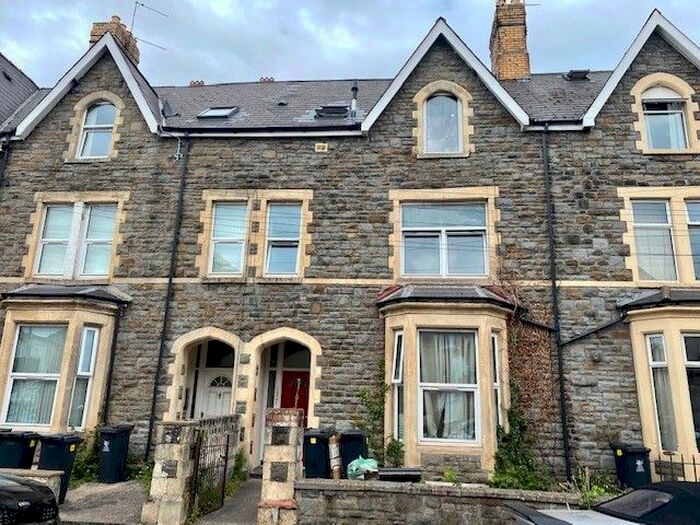 2 Bedroom Flat To Rent In Piercefield Place, Roath, Cardiff, CF24