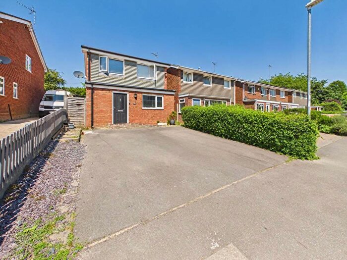 4 Bedroom Detached House For Sale In Chichester Road, Tilehurst, Reading, RG30
