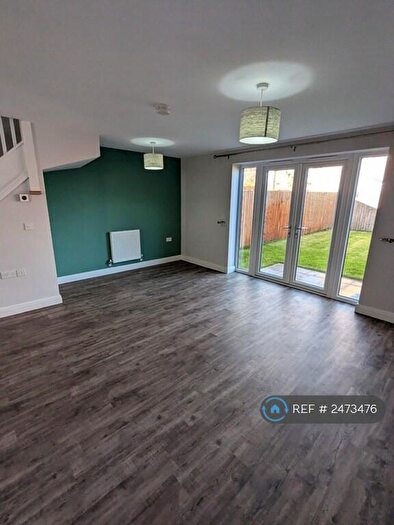3 Bedroom Semi-Detached House To Rent In Lee Avenue, Lincoln, LN4