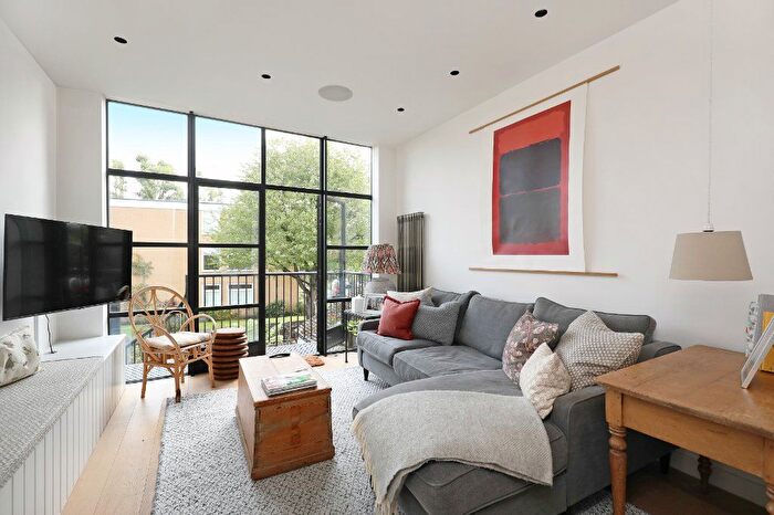 3 Bedroom Flat To Rent In Rockwell Court, Ridgway, SW19