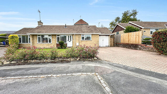 3 Bedroom Detached Bungalow For Sale In Bridgewater Close, Brackley, NN13