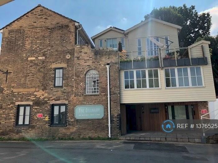 2 Bedroom Flat To Rent In Walnut Tree Lane, Sudbury, CO10