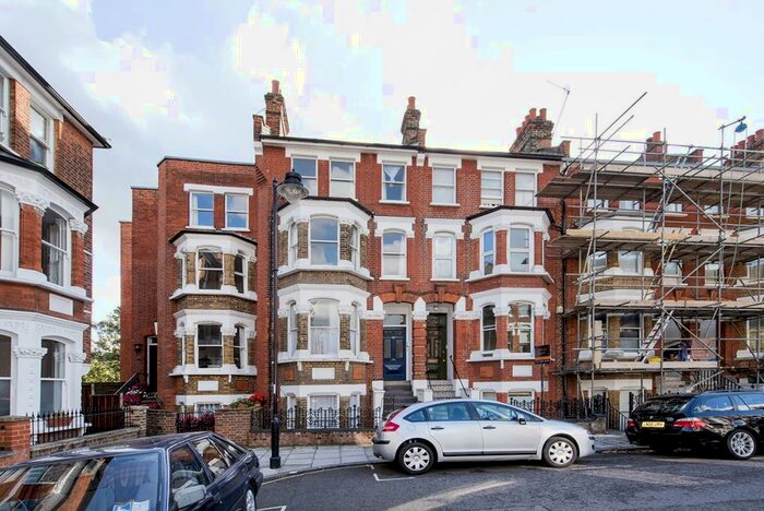 2 Bedroom Flat To Rent In Calabria Road, Highbury, London, N5