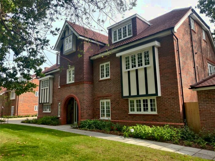 1 Bedroom Apartment To Rent In Albright Gardens, Walton-on-Thames, Surrey, KT12