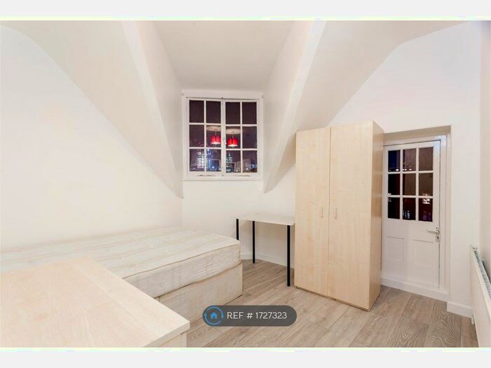 4 Bedroom Flat To Rent In Clifton House, London, E2