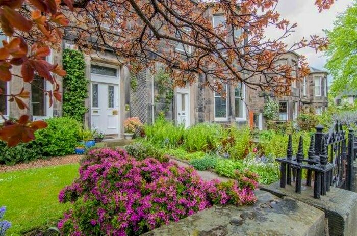 2 Bedroom Flat To Rent In Dryden Place, Newington, Edinburgh, EH9