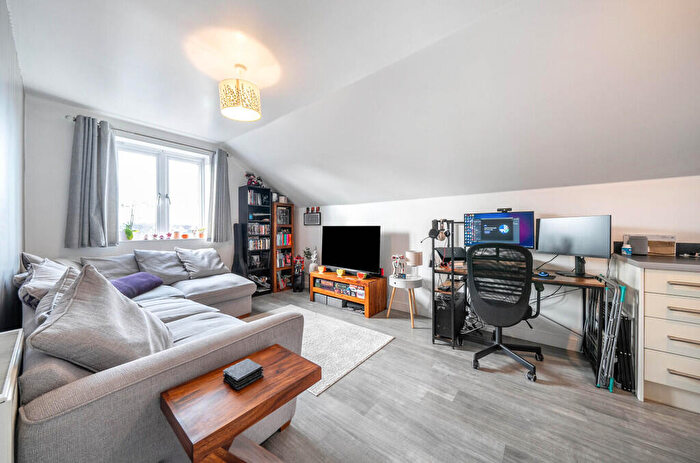 2 Bedroom Flat For Sale In Halfway Street, Sidcup, DA15