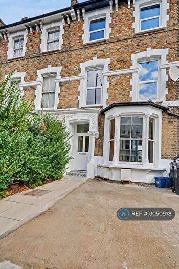 2 Bedroom Flat To Rent In Stoke Newington, London, N16