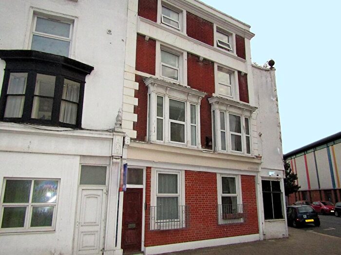 2 Bedroom Flat To Rent In Queen Street, Portsmouth, PO1