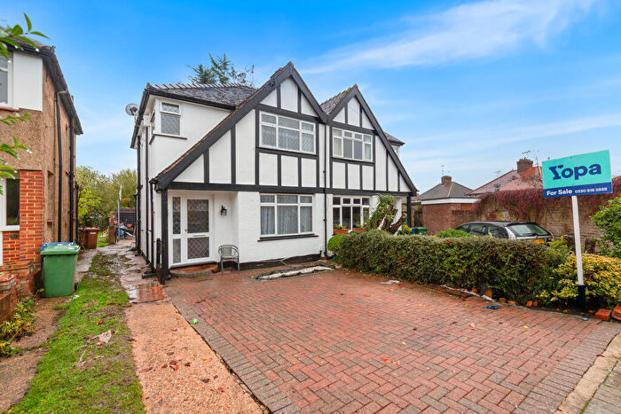 3 Bedroom Semi Detached House For Sale In Tintern Way, Harrow, HA2