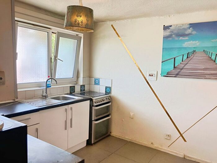 3 Bedroom Maisonette To Rent In Spacious ‑Bed, Maisonette For Rent, E16